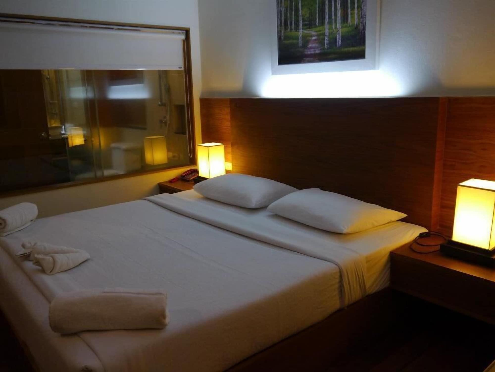 Baan Saikao Plaza Hotel & Service Apartment Koh Chang Ngoại thất bức ảnh
